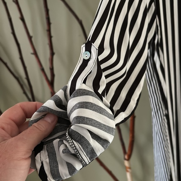 Jane Delaney button down top. - Picture 5 of 8